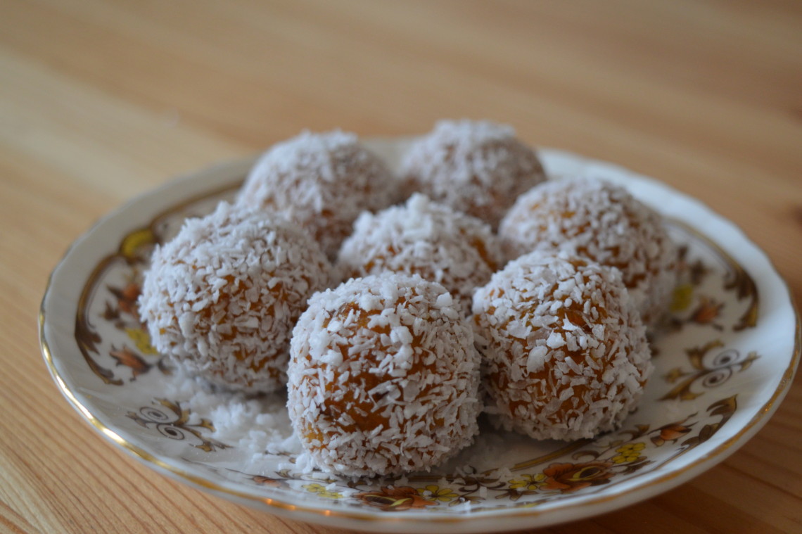 dadel kokos truffels, Carrot Cake Truffels