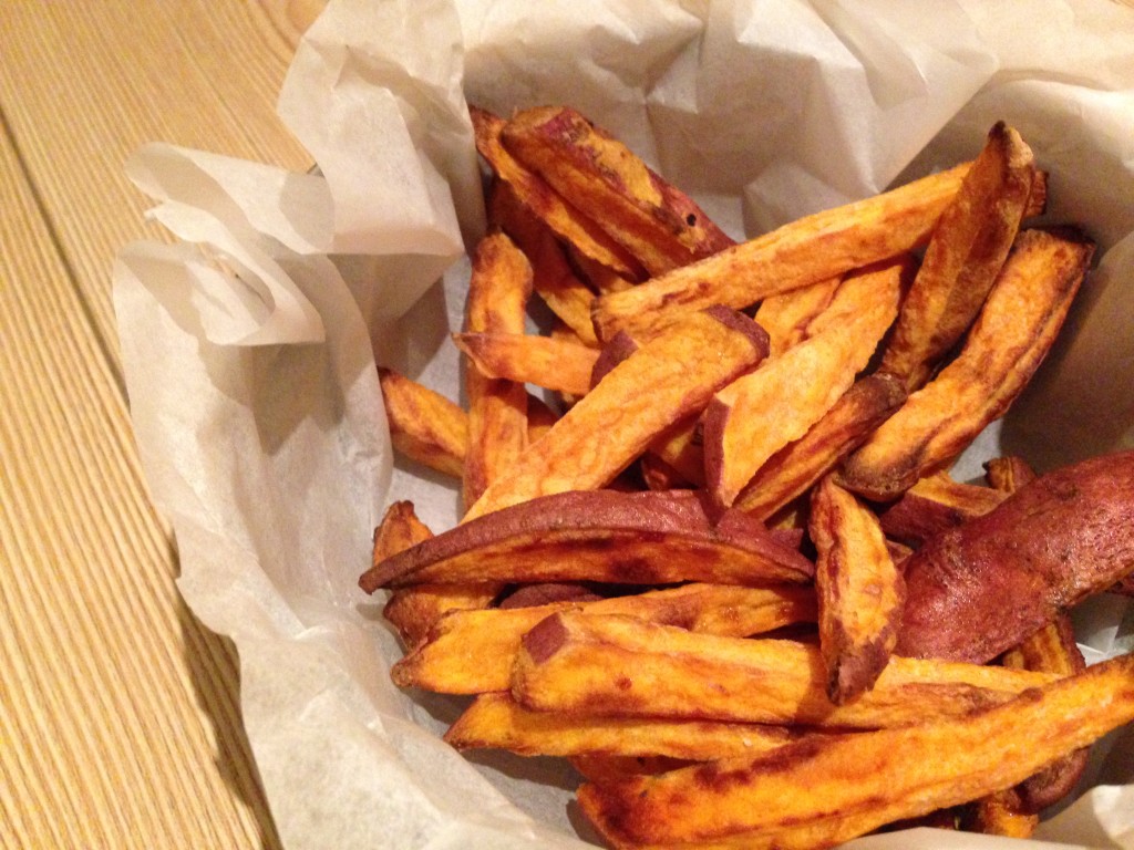 Superfood frieten van zoete aardappel - gezonde vervangers van friet