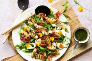 burrata salade, perzik, gegrilde perzik, salade