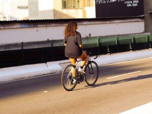 fietsen vrouw