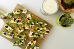 Gevulde bleekselderij met geitenkaas