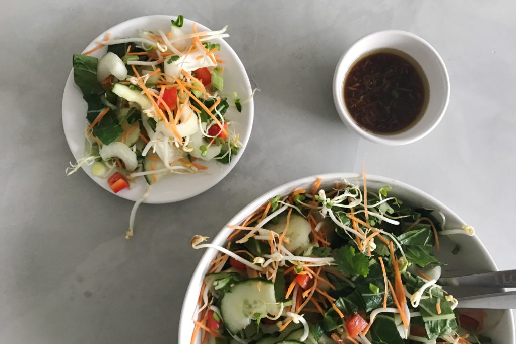 oosterse salade met tauge, paksoi en kiemen